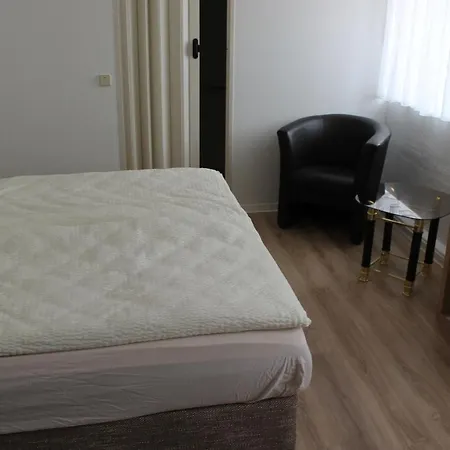 & Zum Saalestrand Bad Dürrenberg