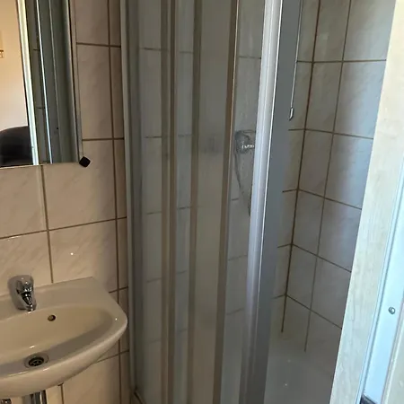 & Zum Saalestrand Pensión 3*