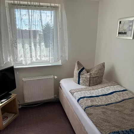 & Zum Saalestrand Maison d'hôtes