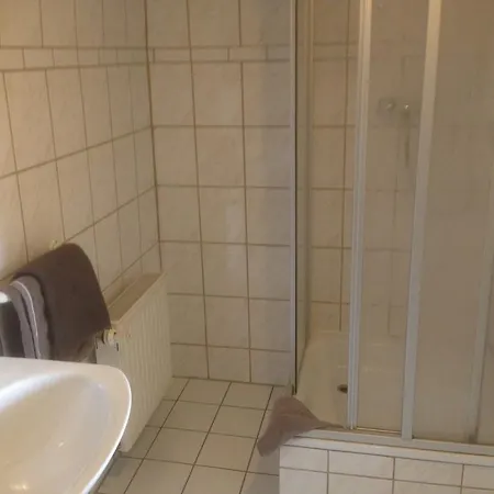 Pensión & Zum Saalestrand 3*