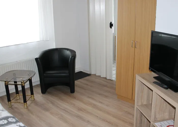 & Zum Saalestrand Πανσιόν