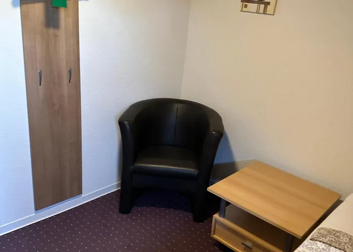 & Zum Saalestrand Πανσιόν